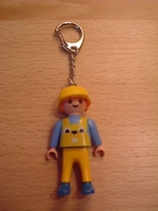 Porte clés Garçonnet et casquette Playmobil