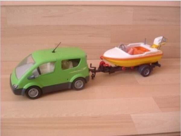 Voiture avec remorque porte bateau neuf sans boite Playmobil