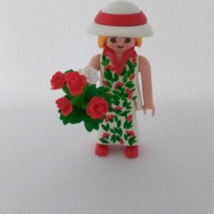 Femme robe à fleurs et chapeau Playmobil 4673