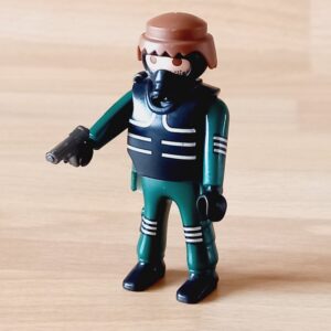 Policier d&rsquo;assaut avec masque Playmobil