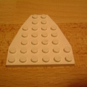 Plaque triangle 28 picots Lego