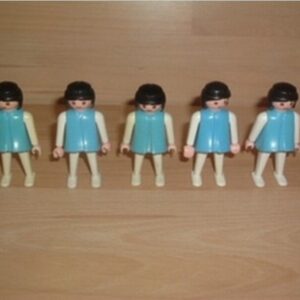 Lot 5 femmes robe bleu ciel bras blancs Playmobil