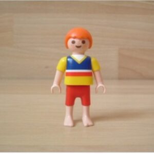 Enfant garçon short rouge Playmobil