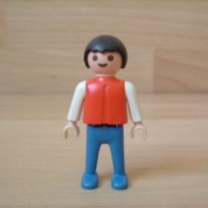Enfant garçon haut rouge pantalon bleu Playmobil