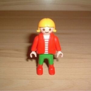 Enfant gilet rouge Playmobil