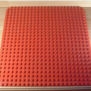 Plaque rouge 38 x 38 cm en l’état Lego Duplo
