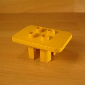 Table jaune Lego Duplo