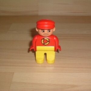 Homme polo et casquette rouge Lego Duplo