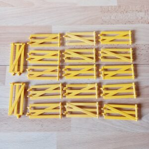 Lot barrières jaunes cassées, abîmées Playmobil
