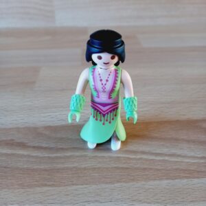 Femme brune robe verte neuf Playmobil